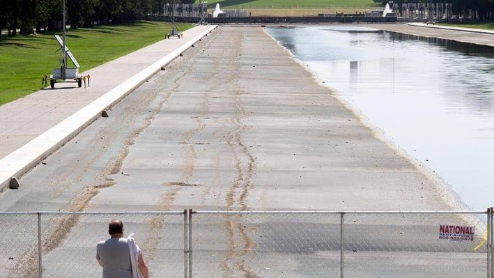 Trump Repeats Claim ‘Vandals’ Damaged Reflecting Pool—As It Gets Drained Again (Photos)
