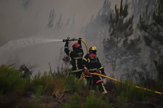 France and Spain fires force more than 300,000 to flee homes