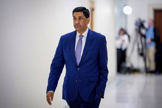 Graham Platner supporter Ro Khanna says he should apologize to women who alleged disturbing behavior