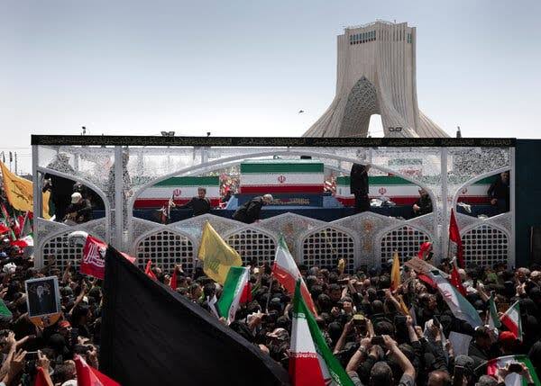 Joining a Human Tide of Mourners Flowing Through Tehran’s Streets