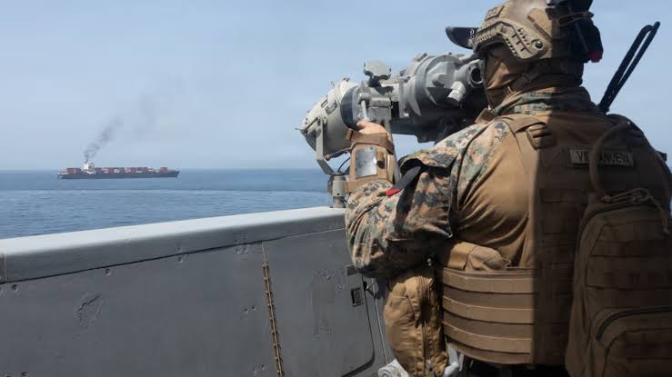 U.S., Iran pause hostilities as Hormuz shipping resumes after weekend clashes