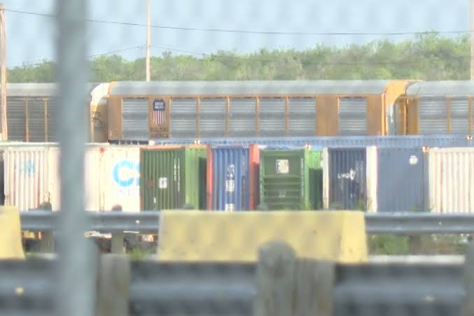 Heatstroke suspected after six people found dead in shipping container in Texas rail yard