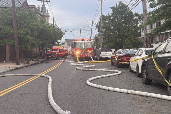 Investigators Look Into Staten Island Blasts That Killed Shipyard Worker