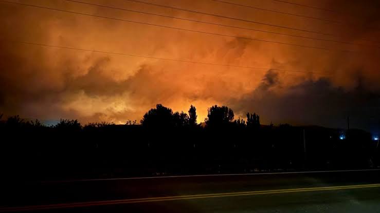 Raging Utah wildfire prompts evacuation as crews struggle to contain it: Officials