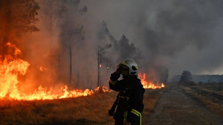 Firefighters battle to contain wildfires still burning near Bordeaux