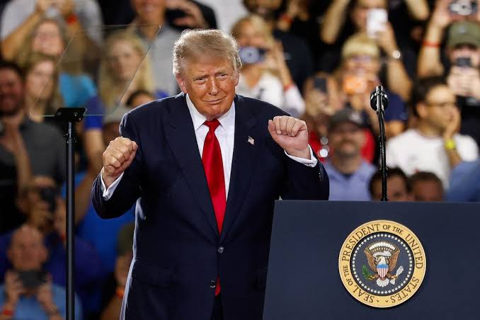 Voters prefer Democrats over Republicans on economy for first time in a decade, Reuters/Ipsos poll finds