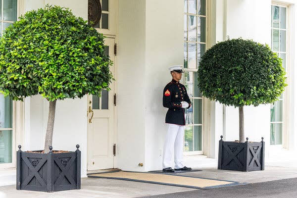 Trump Meets With Top Advisers as He Weighs a Major Escalation in Iran