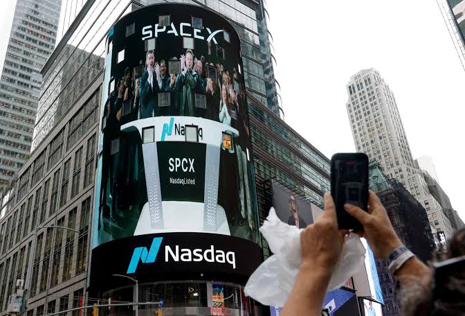 SpaceX shares fall as post-IPO frenzy loses steam