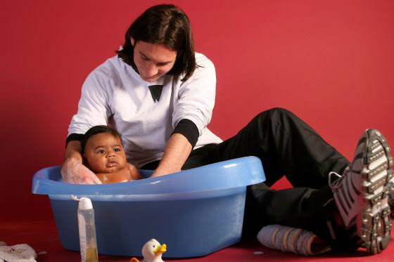 Photographer gives origin story behind viral image of Messi and baby Lamine Yamal