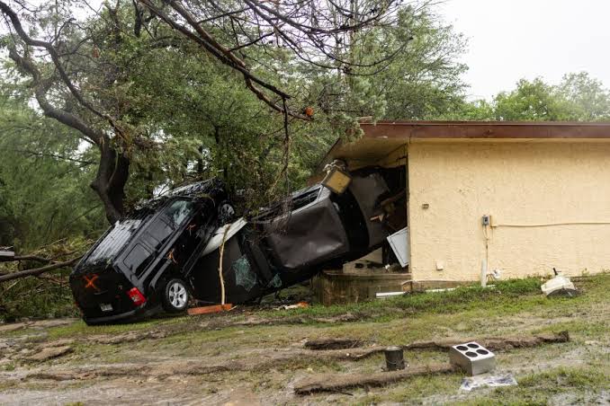 At least 2 dead, hundreds rescued as major floods hit Texas Hill Country for second year in a row