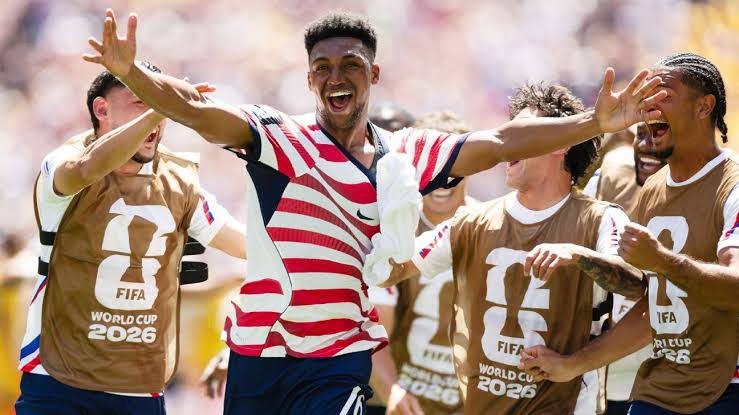USMNT sees off Australia to advance to World Cup knockout stage