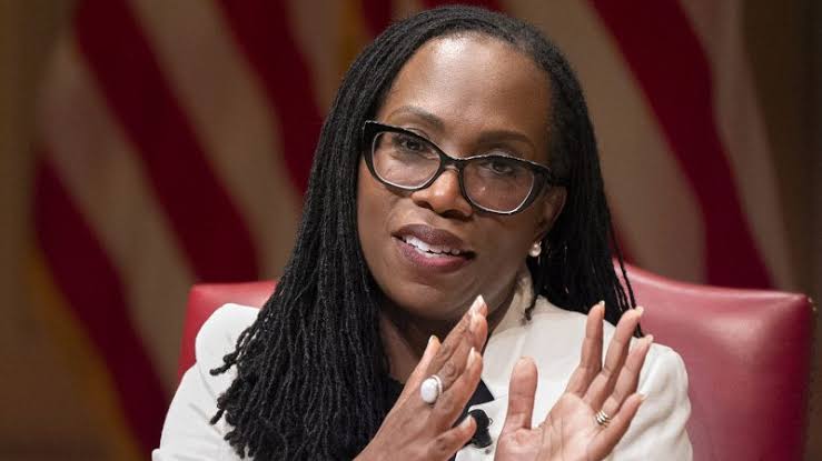 Jackson rebukes Thomas over his birthright citizenship dissent