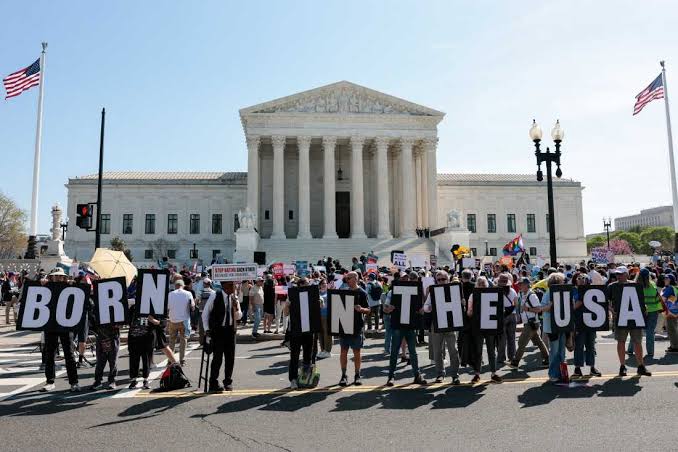 Supreme Court majority seems inclined to rule against Trump on birthright citizenship