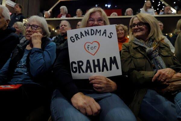 In Maine, Many Older Women Prefer the Younger Man for Senate