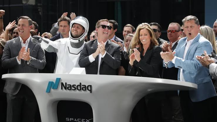 SpaceX IPO sticks the landing. Here's what investors are saying about its epic first trading day