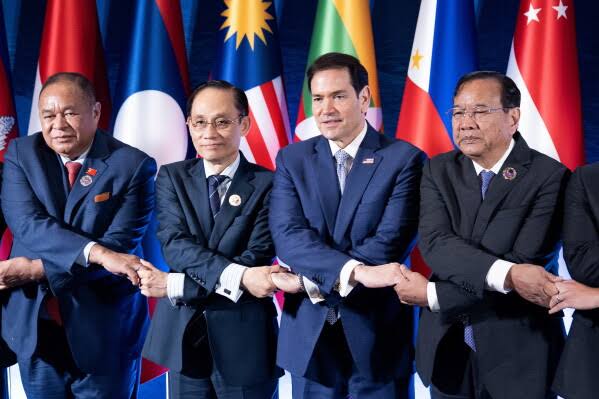 Iran's demands over the Strait of Hormuz would set a dangerous precedent, Rubio warns Asian leaders