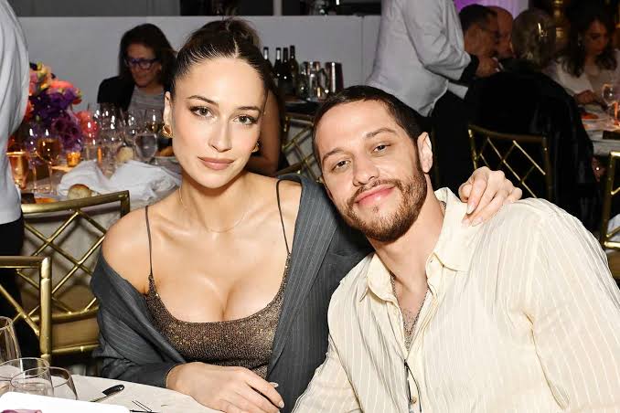 Pete Davidson's ex Elsie Hewitt says she's parenting on her own, source refutes claim he isn't supporting daughter