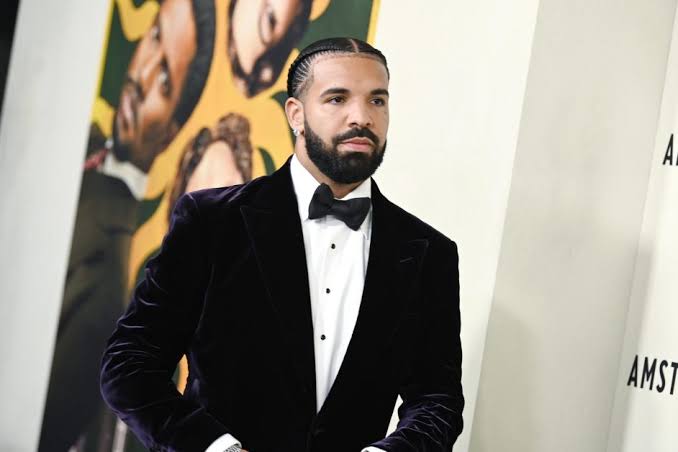 Drake Submits to ‘Goth Baddie’ Streamer Who Gets Him to Bark on Command: ‘Good Boy’