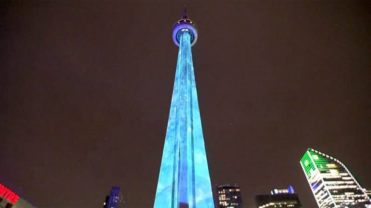 Drake ‘freezes’ CN Tower for release of ‘Iceman’ and two other albums