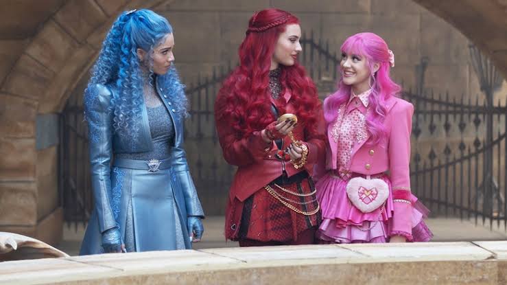 Descendants: Wicked Wonderland Team Answers Our Burning Questions: Deleted Scenes, Red's Dad, And More