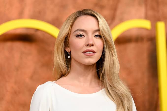 Fans Are Disgusted by Sydney Sweeney’s Character Posing as a Naked Baby for Euphoria Season 3