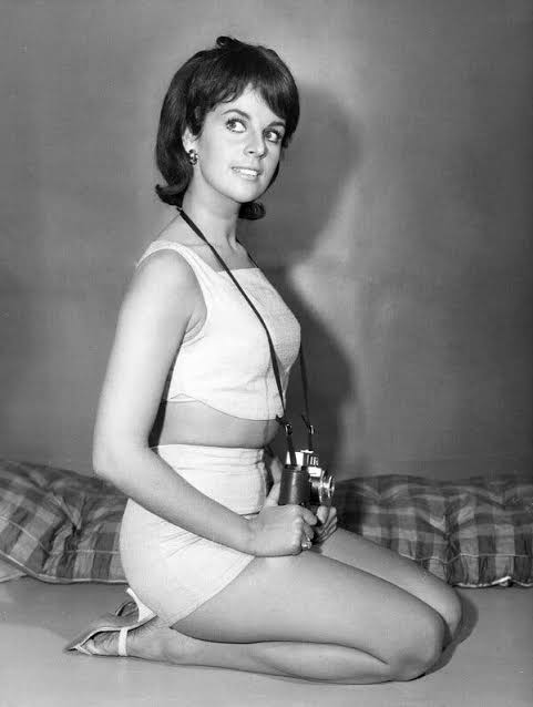 Claudine Longet, Entertainer Who Shot Olympian Boyfriend, Dies at 84