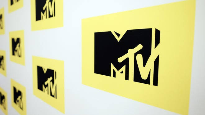 Dave Kendall, '120 Minutes' creator and MTV VJ, dies