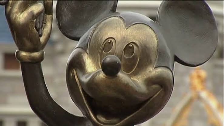 13-year-old climbs out of Disneyland's Tiana's Bayou Adventure ride, slides down 50-foot drop
