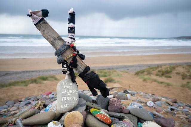 "Harry Potter" fans divert undersea power cable to avoid Dobby's memorial in Wales