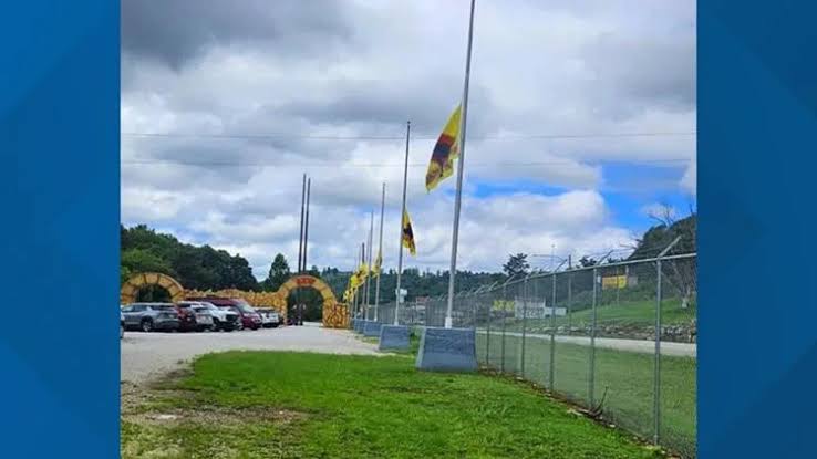 Kentucky's Dinosaur World lowers flags to honor late 'Jurassic Park' star Sam Neill