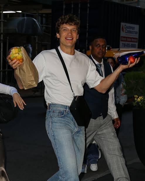 Connor Storrie’s Post-Met Gala Snack Run Look Is Straight Out of the ’90s