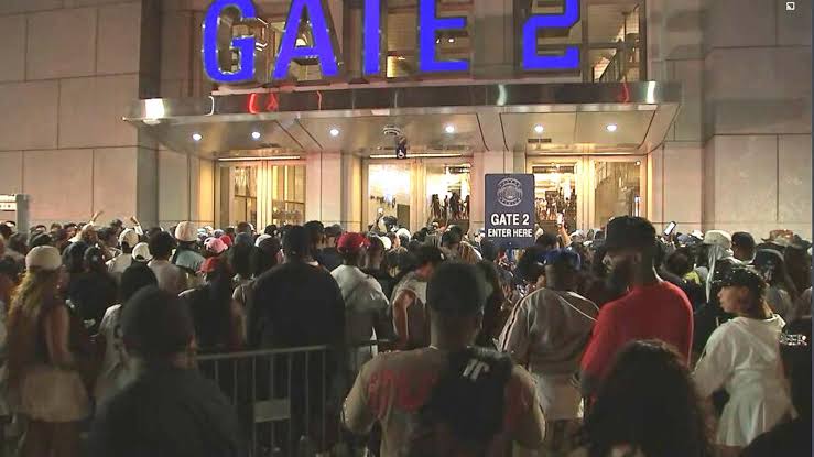 Chaos at Jay-Z concert puts Yankee Stadium on lockdown