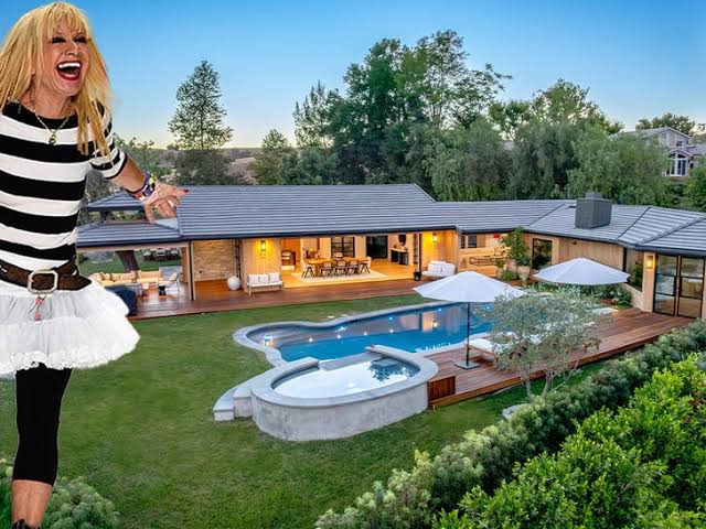 Designer Betsey Johnson Lists Hidden Hills Home for $7.5 Million