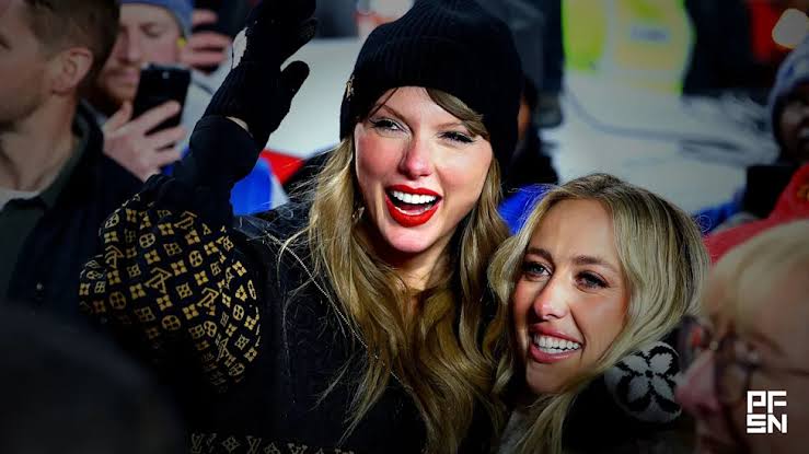 Taylor Swift and Brittany Mahomes Spotted Gossiping Arm-in-Arm During JuJu Smith-Schuster’s Wedding With Laura Kruk