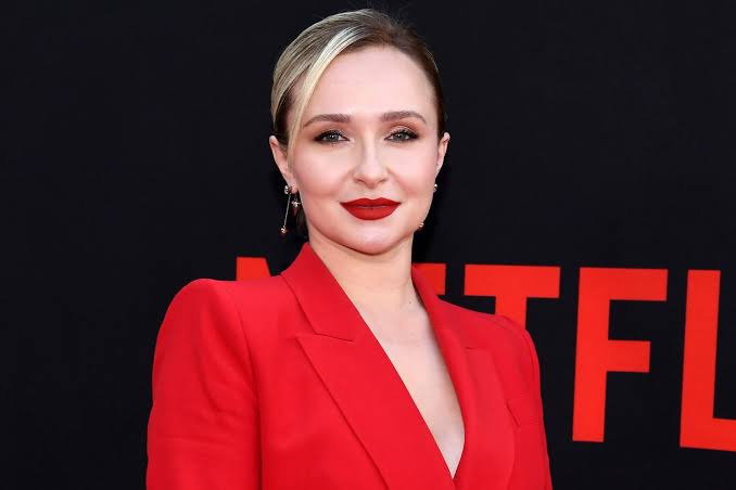Hayden Panettiere Reveals More Details About 'Famous' Singer She Was Put into Bed with at 18