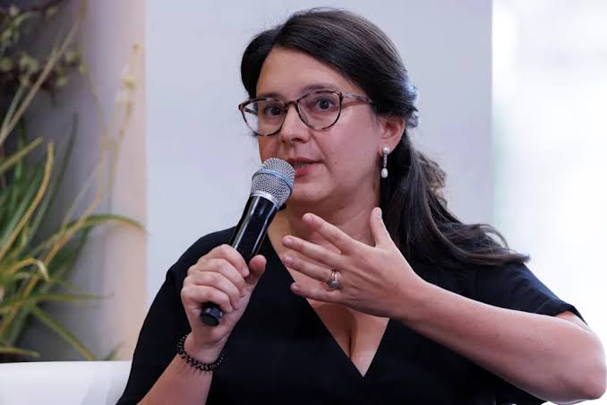 Bari Weiss shakes up '60 Minutes' with a new executive producer; Cecilia Vega and Sharyn Alfonsi exit