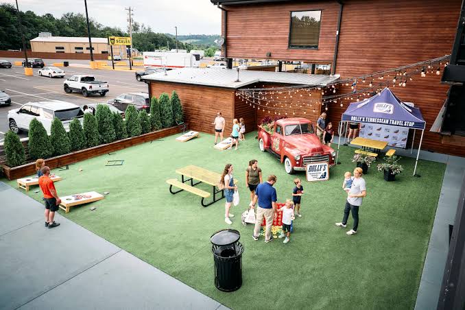 19 hours at Dolly Parton’s big, sparkly Tennessee rest stop