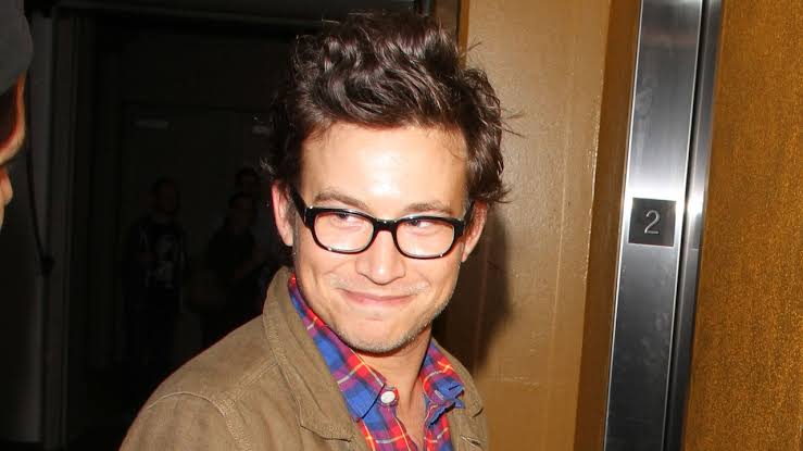 Fans freak out over rare photo of Jonathan Taylor Thomas with ‘Home Improvement’ costars