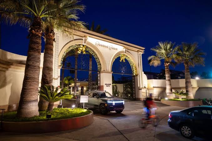 Paramount-Warner Deal at Risk of Delays That Would Cost Billions