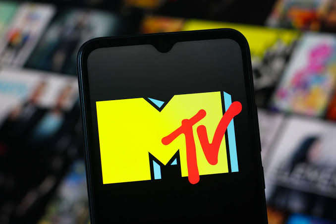 Dave Kendall, who spotlighted alternative music on MTV’s ‘120 Minutes,’ dies