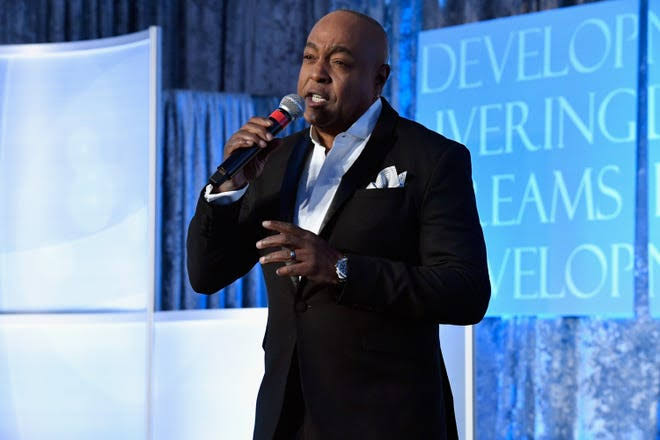 Grammy-winning singer Peabo Bryson suffers stroke