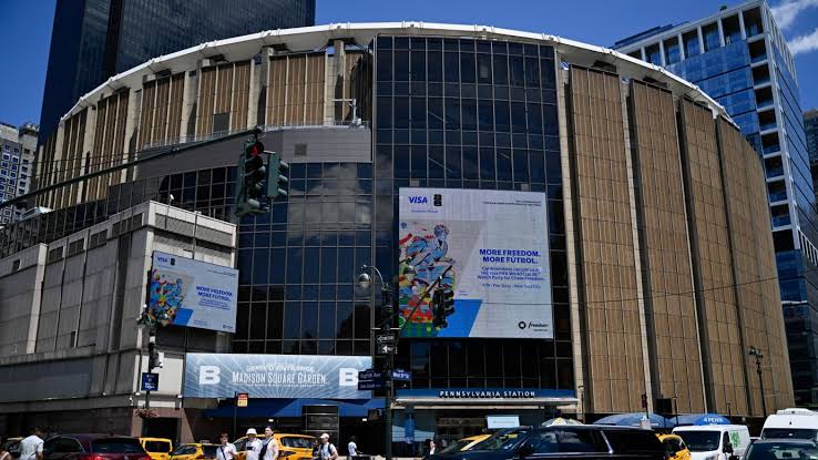 A Taylor Swift wedding at Madison Square Garden? No one believes it