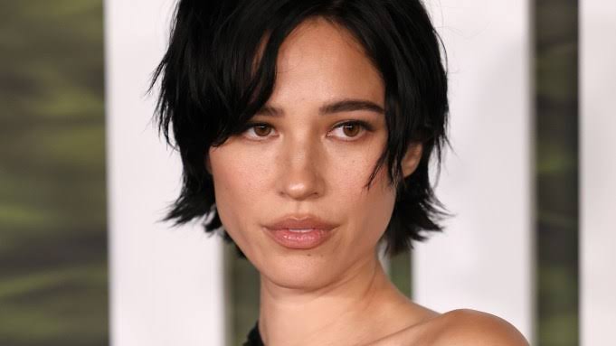 Kelsey Asbille Joins Arnold Schwarzenegger & Liam Hemsworth In Amazon MGM Action Film ‘The Kellys’