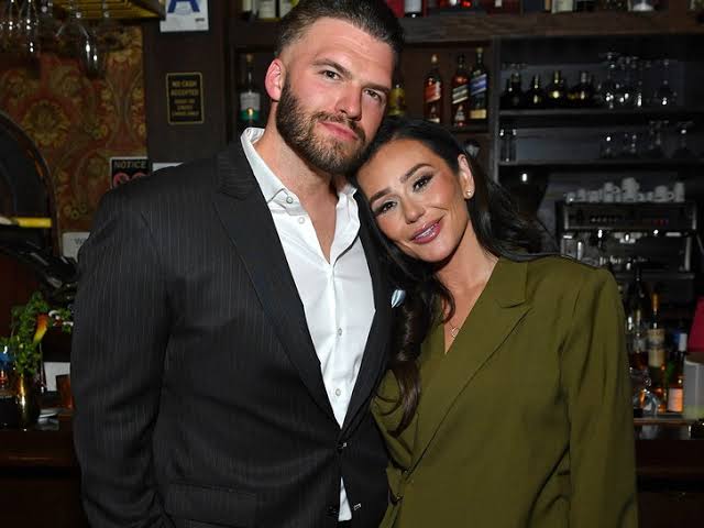 'Jersey Shore' Star Jenni 'JWoww' Farley Marries Wrestler Zack Carpinello