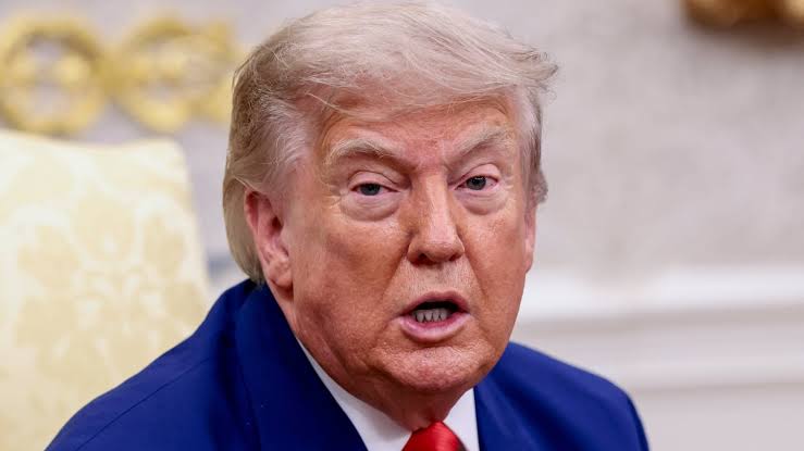 Hollywood Star Burns Trump With Joke at Surprise Appearance