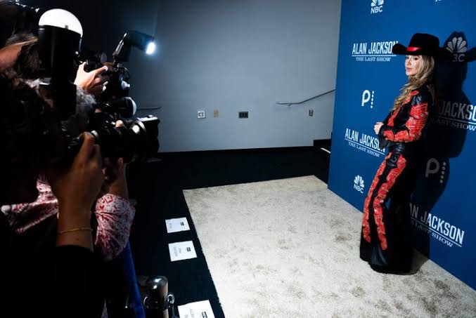 Photos from the red carpet ahead of Alan Jackson's last show