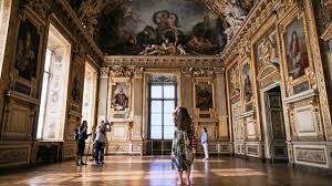 Watch: Louvre reopens gallery after jewellery heist