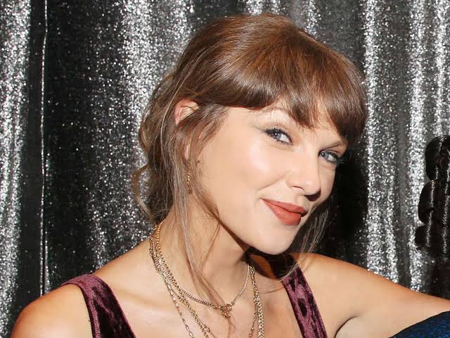 Taylor Swift Switches Up Her Signature Style With a Witchy Boho Look for Theater Date Night With Travis Kelce