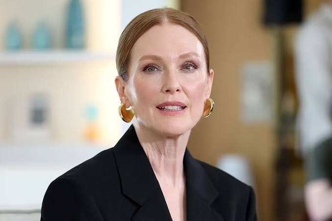 Julianne Moore Doesn’t Want to Act in Movies ‘With Explosions and Guns’ When ‘Things Are Rough Globally’: ‘I Don’t Want to Watch It’