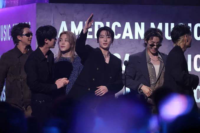 2026 AMAs full coverage: BTS wins Artist of the Year as New Kids on the Block and Keith Urban bring the nostalgia